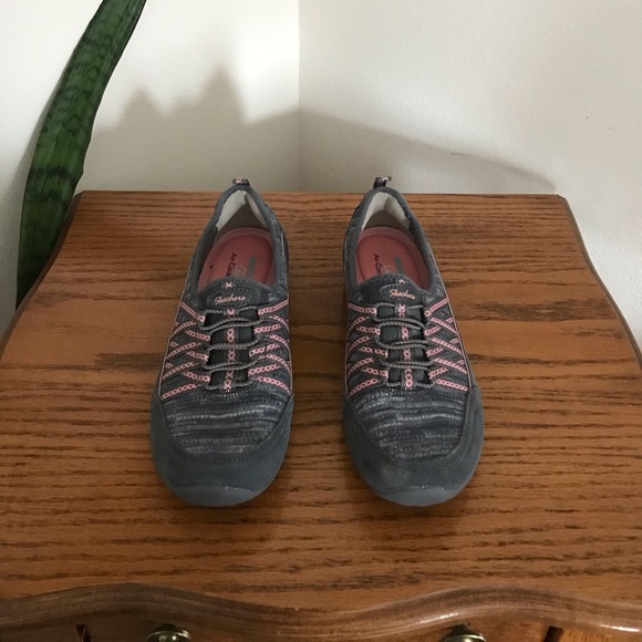 Skechers Memory Foam Woman’s Shoes - Picture 5 of 7